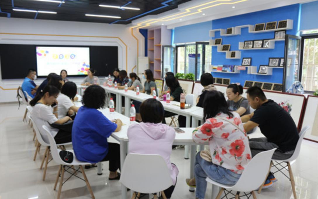 家长被老师踢出群聊的议论文,被老师踢出群家长如何写反思