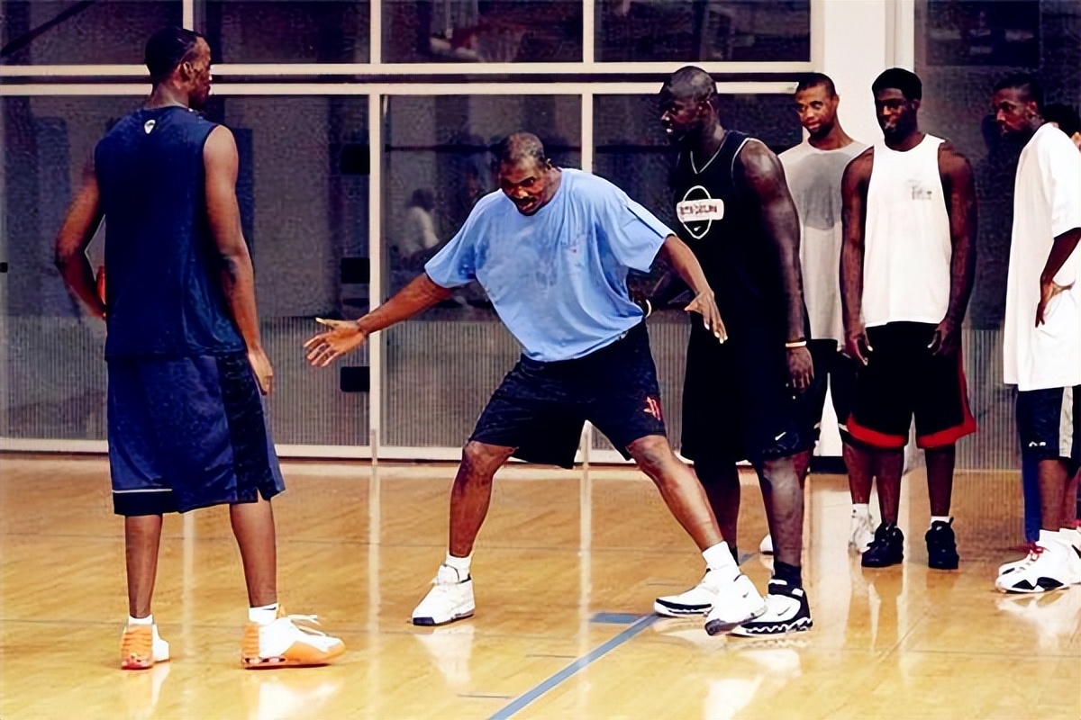 盘点奥拉朱旺教过的10位NBA球星,一节课8万美金有谁浪费了?