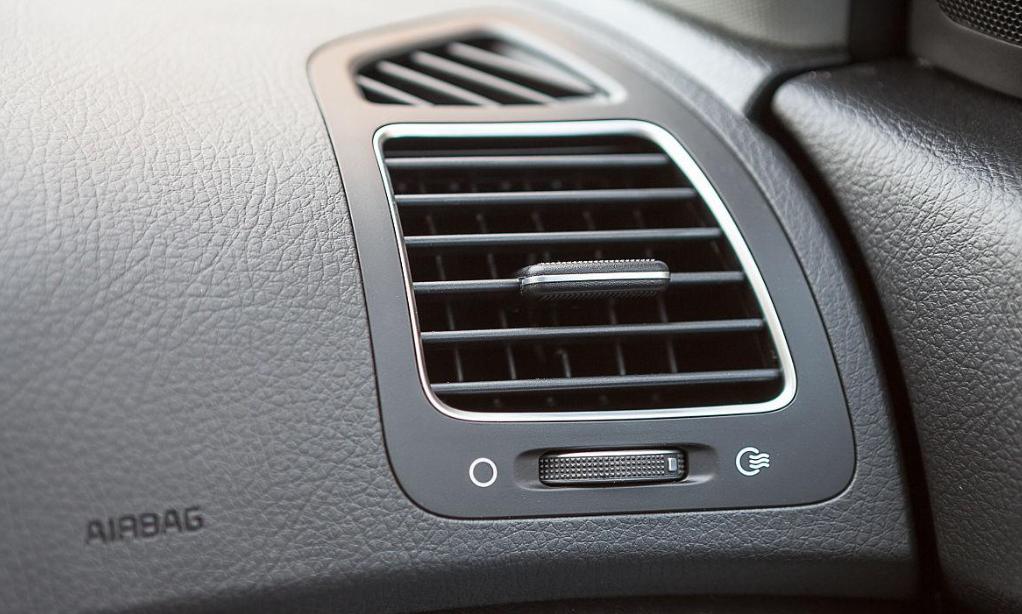 侧方位碰撞主副驾驶安全气囊,副驾驶安全气囊会被撞吗