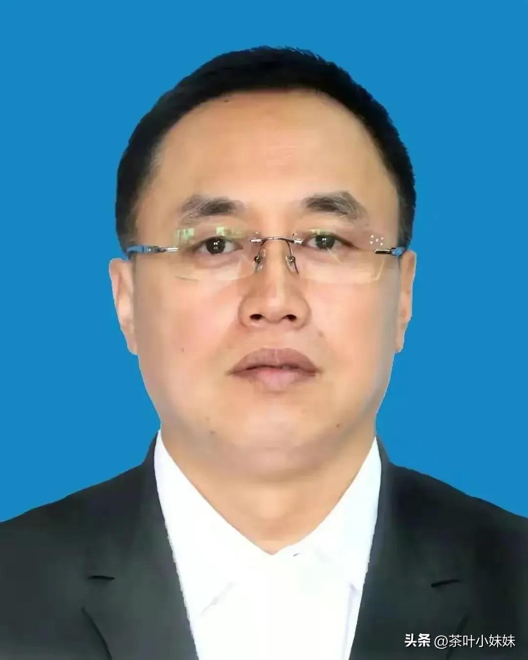 毁三观，网传某教育局长和老婆闺蜜在家中偷情，意外去世！