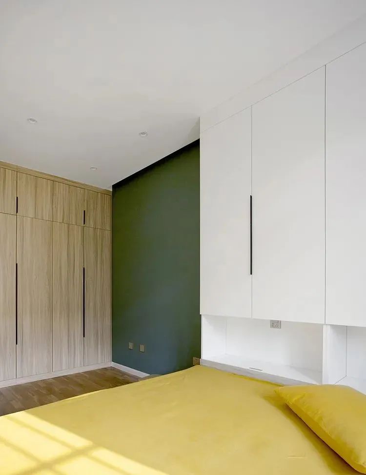 40㎡两室，狂打10处柜子，还住下一家四口人，绝了