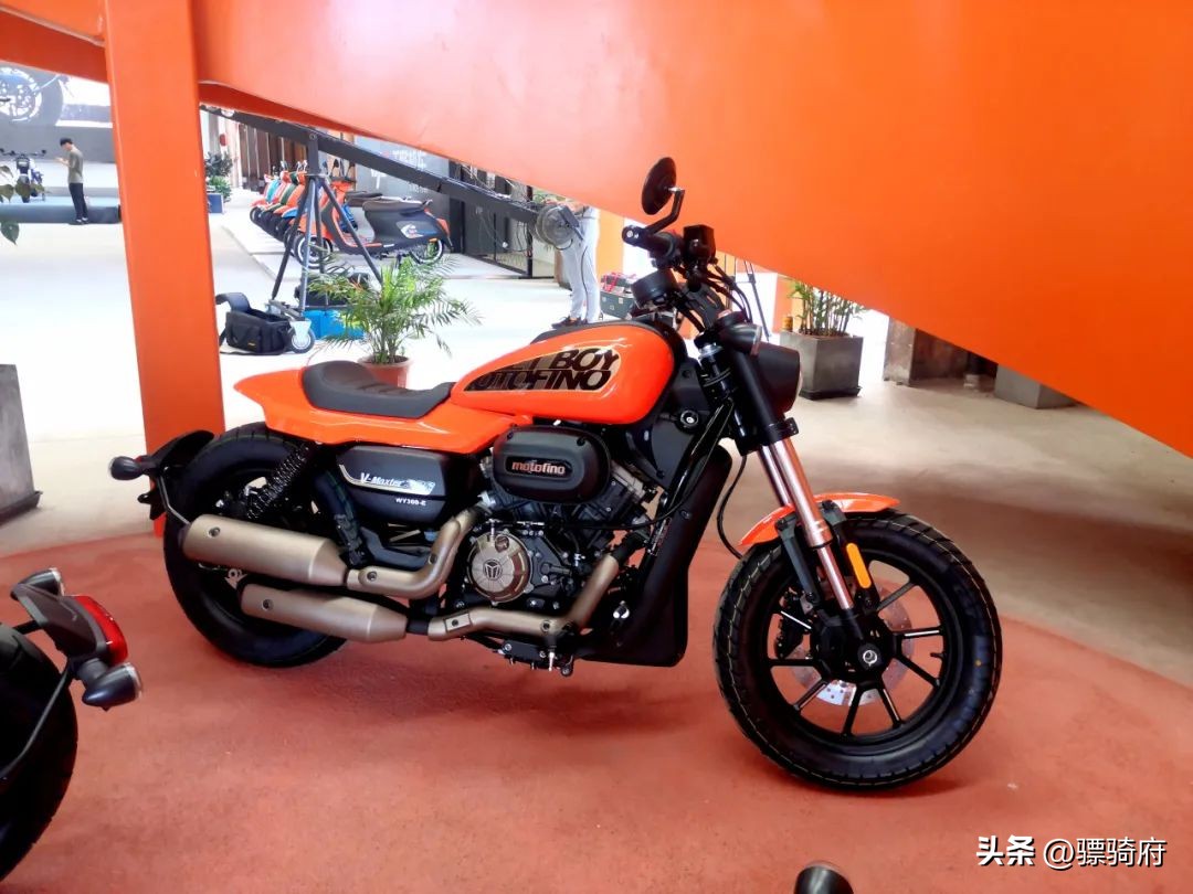 王野200摩托车官方价,motofino小马300落地价