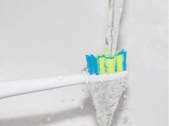 儿童电动牙刷的好处和危害,电动牙刷的危害弊端