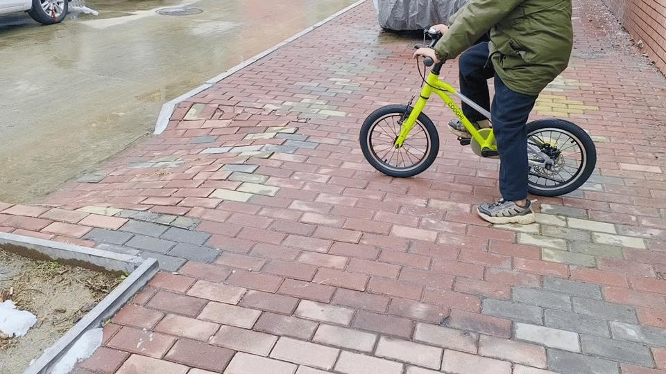 酷骑城市款儿童自行车f3,酷骑f3和迪卡侬儿童自行车哪款好