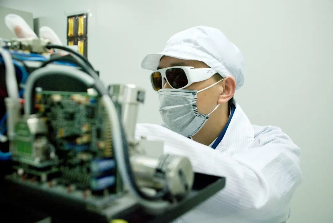 华日紫外皮秒激光器,华日激光飞秒激光器