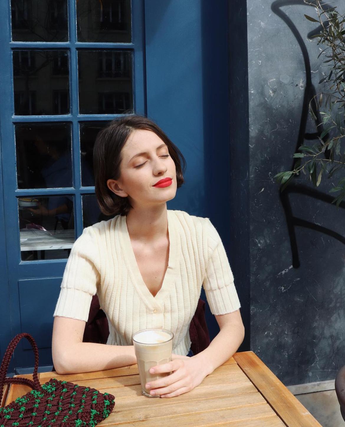 新款t恤时尚百搭减龄款,今年流行卫衣搭t恤