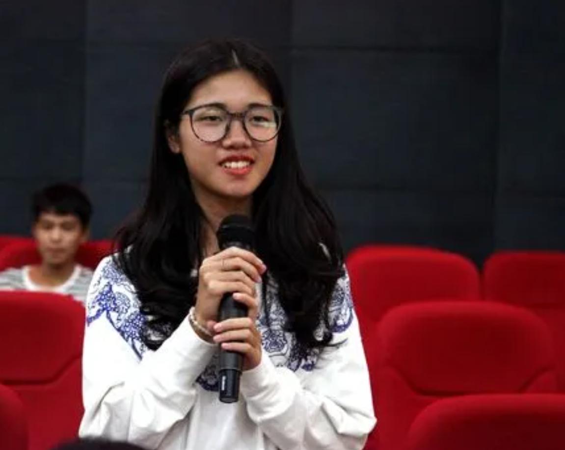 管好你们的学生！大学生在评论区要东西，洛阳理工神回复逗笑众人