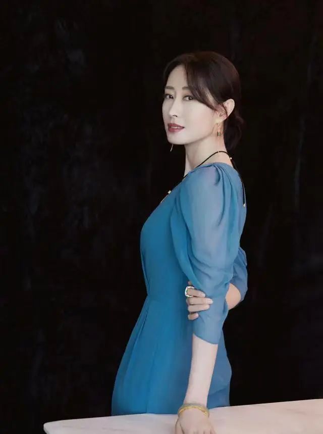 女人请你做自己的女王,女孩请做自己的女王