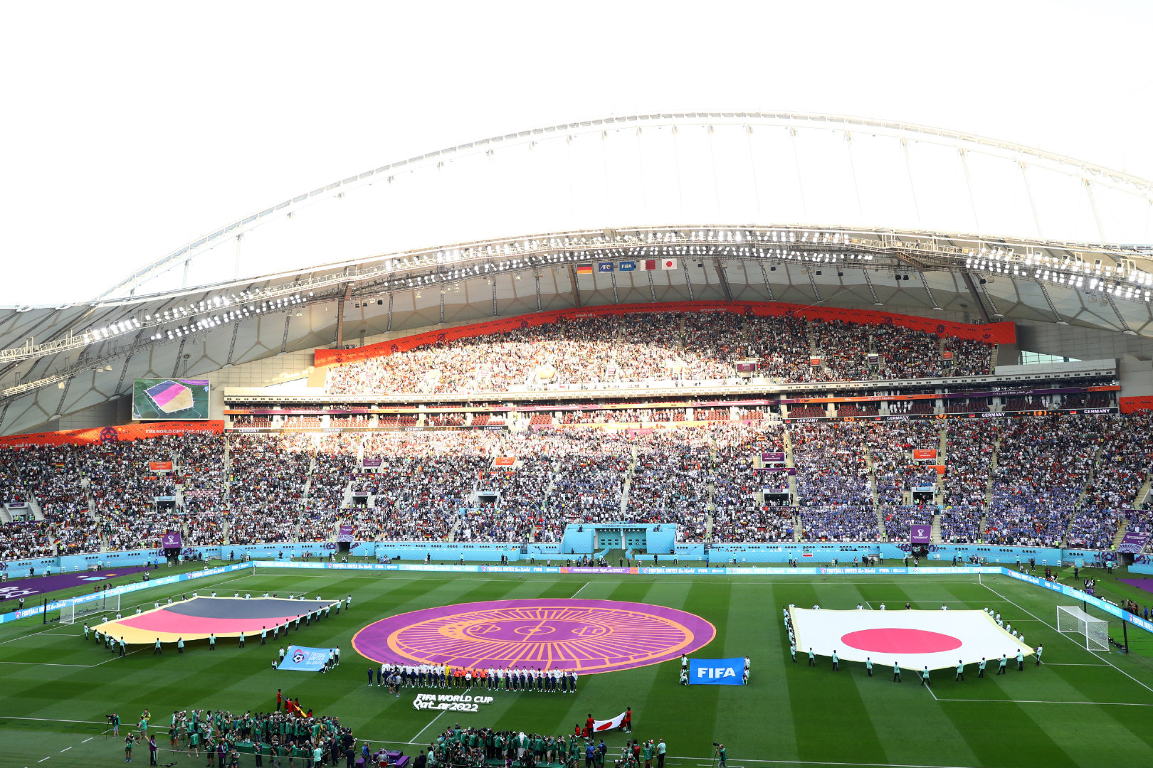 德国队输球后被群嘲,德国队克洛泽被红牌罚下