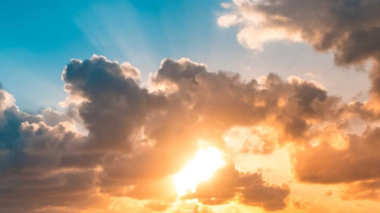 恋爱中的情感焦虑,女生恋爱前的纠结心理