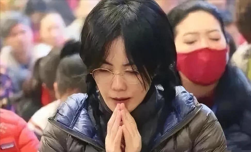 王菲和谢霆锋是相差几岁的姐弟恋,王菲和谢霆锋相差几岁姐弟恋