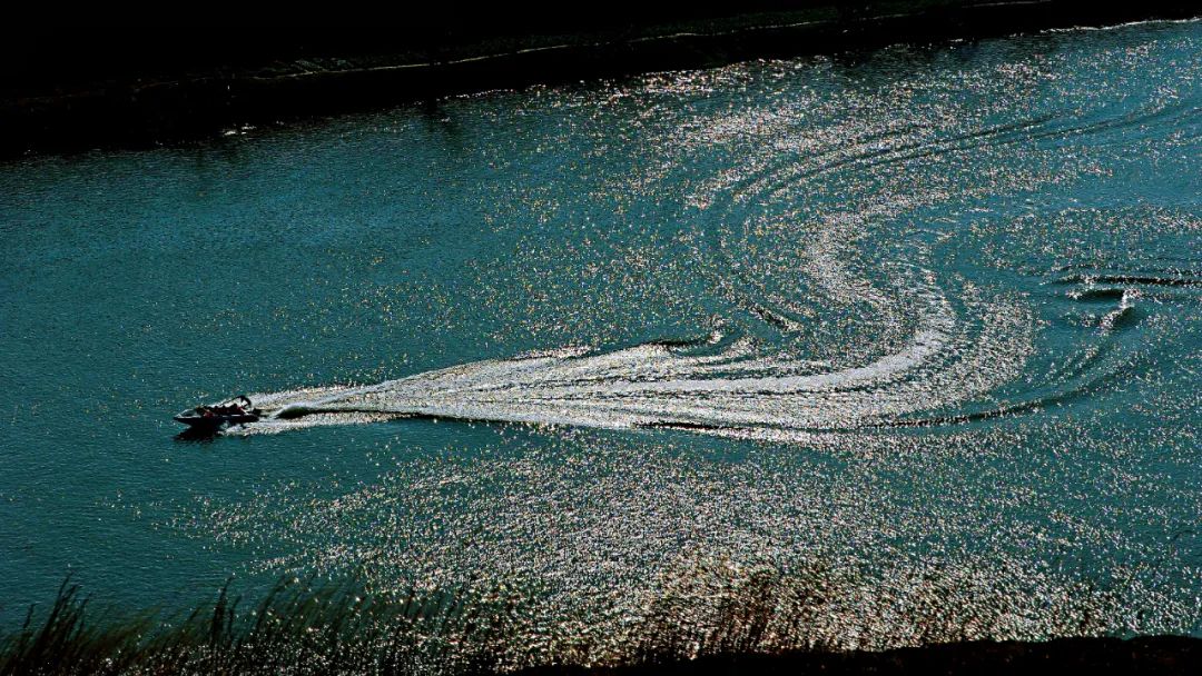 【上饶天下SHOW之铅山县】百年浮桥沧桑，百里信江画廊，辛弃疾巨雕缘何背城北望？