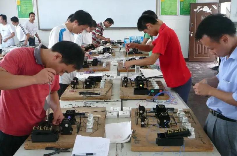 十大就业热门专业是什么类专业,广州民航专业就业率最高专业