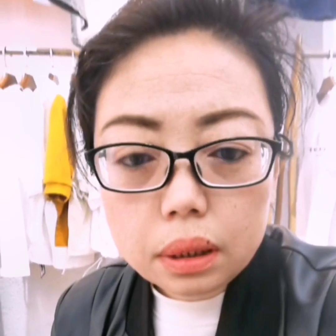 好家伙,买衣服这样讲价,能把老板娘心脏病讲出来#泰州姜...