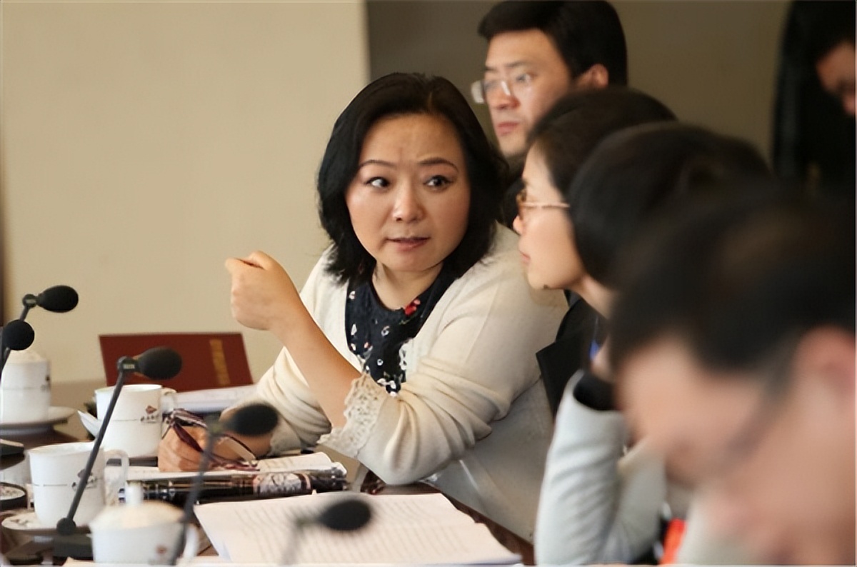 蔡奎和吴亚军离婚原因,蔡奎身价有多少亿