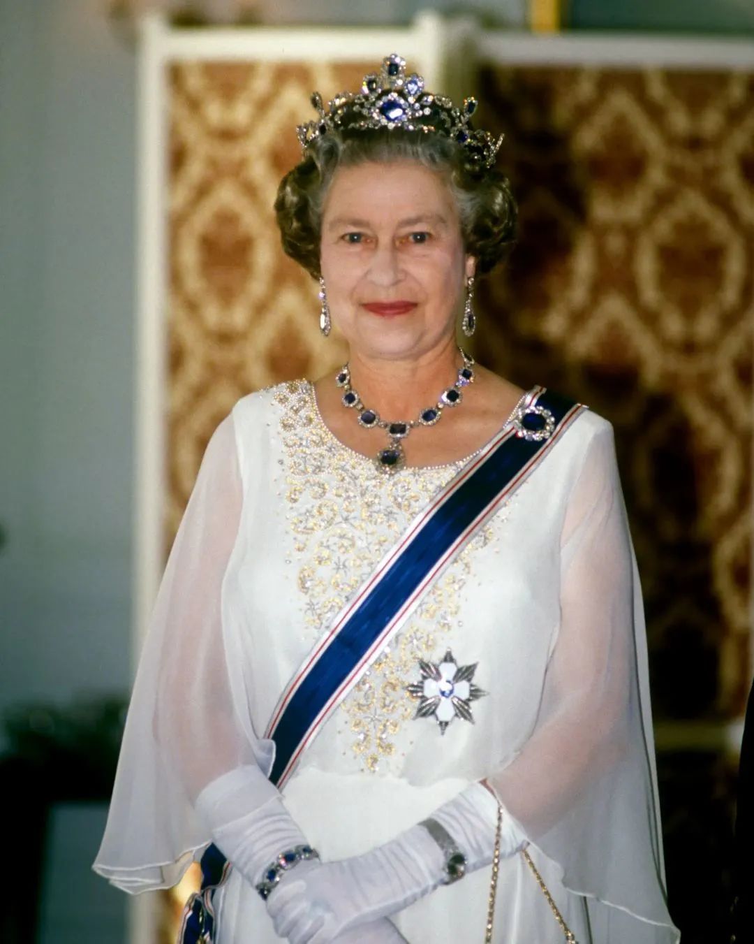 羡慕英王室“传家宝”数不胜数？学会这几招，你的珠宝盒也能常戴常新