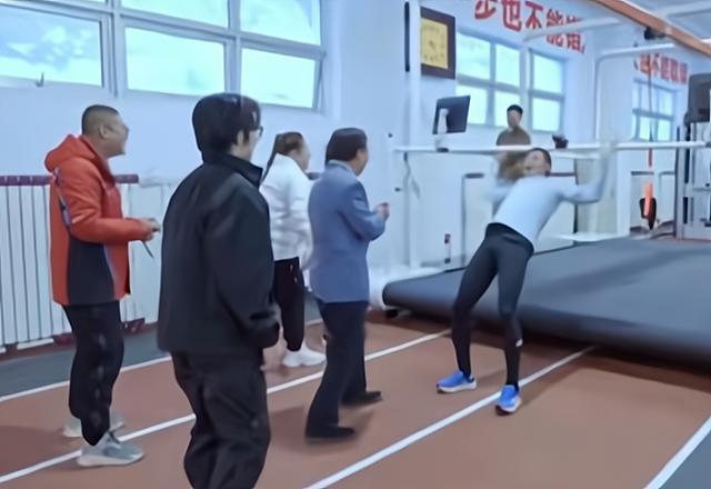 范志毅和苏炳添跑步，主动要求提速，苏神稳如泰山，他却中途退出