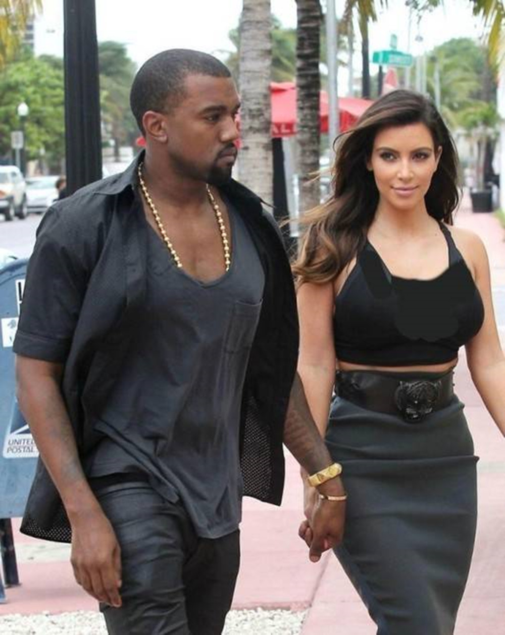 c罗是怎么保住三个孩子的,c罗龙凤胎儿子夭折球迷鼓掌