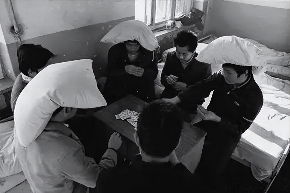 精神病院恐怖老照片,真实的废弃的精神病院图片