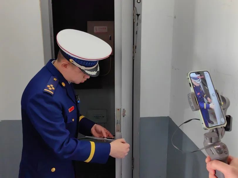 315教你如何识别真假消防产品 (315蓝朋友教你辨别消防产品)