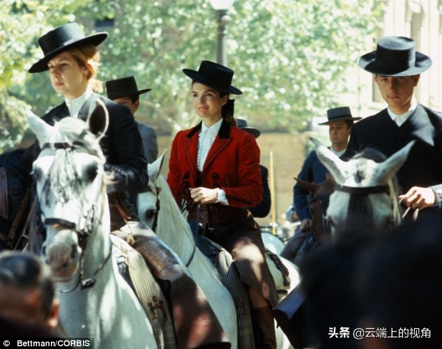 西班牙公爵是个整容怪咖，她用亲身经历告诉人们有钱也买不到美貌