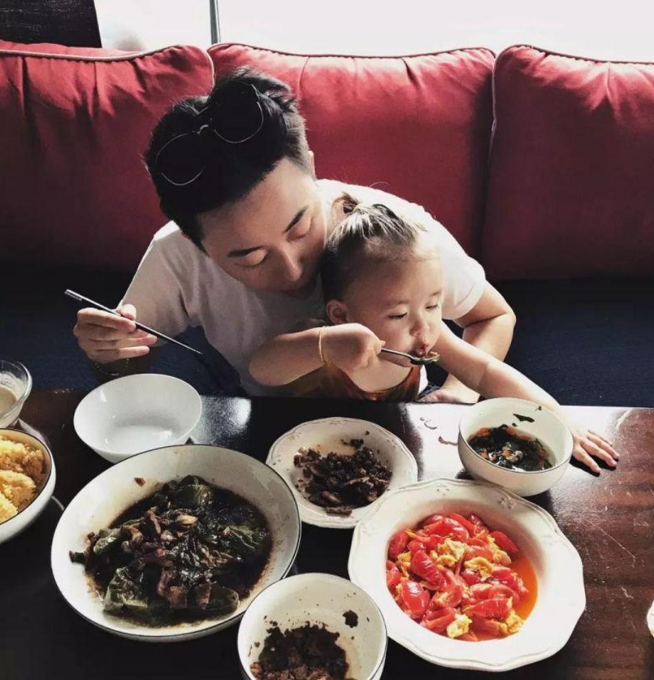 东北女生花50万赴美试管婴儿,女子花50万生混血宝宝