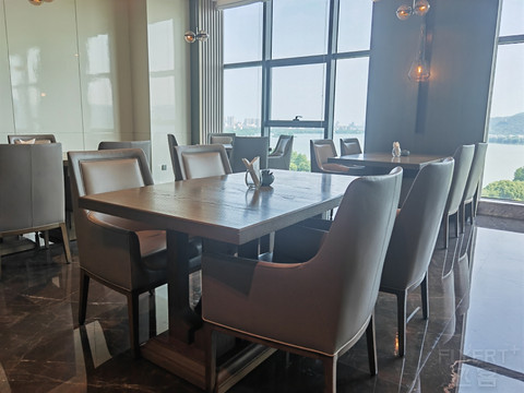 湖景套,单台盆,小浴缸,中式园林度假酒店—无锡蠡湖万豪