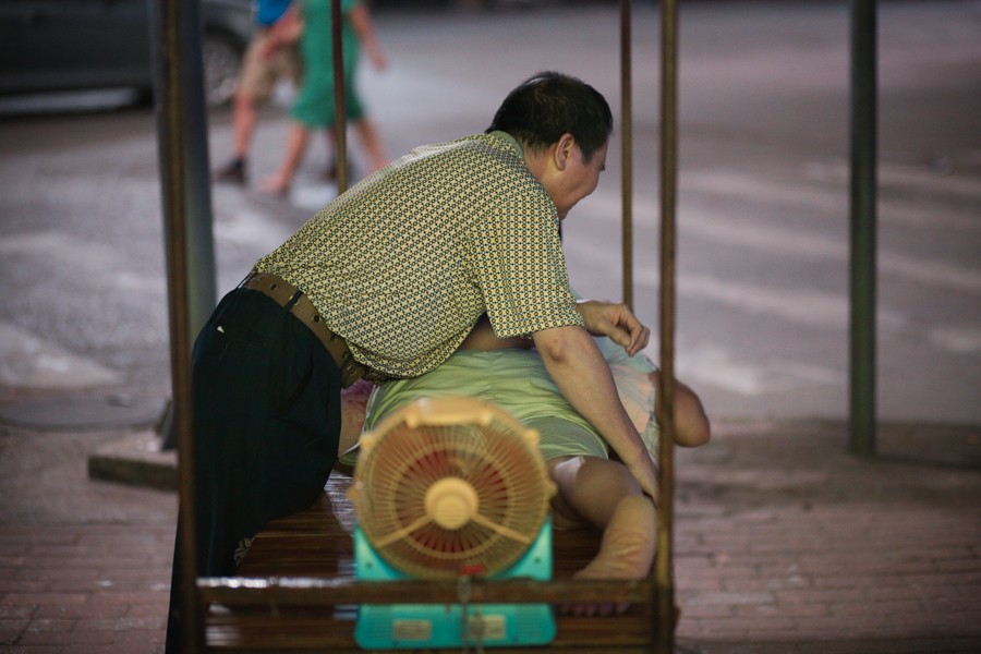 广西南宁盲人街头按摩,南宁盲人按摩街头