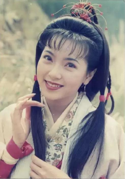 嫁入豪门从不炫富的三位女明星,娱乐圈钻戒最豪华的女明星