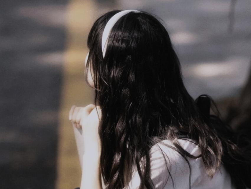 第一次去未来婆家，我买了1000块礼物，男友却让他妈不给我见面礼