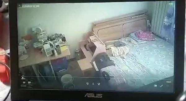 一人洗澡,百人围观!*拍偷**事件为何层出不穷?*拍偷**工具哪来的?