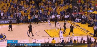 用一生来对抗傲慢与偏见，万字长文记录库里的乔丹精神