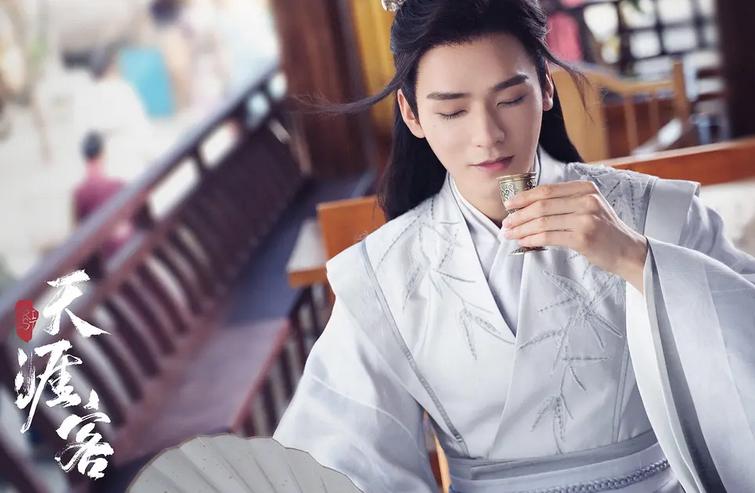 龚俊抵达韩国人气爆棚，机场拥堵粉丝尖叫，多部剧曾在韩热播