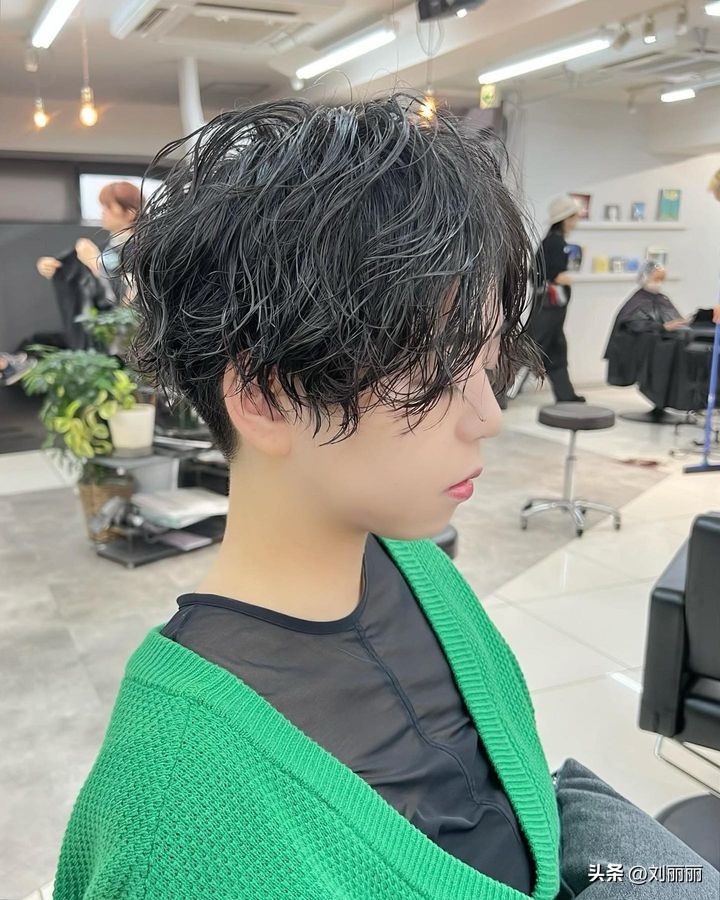 适合菱形脸锁骨纹理烫女免打理,纹理烫短发减龄发型图片