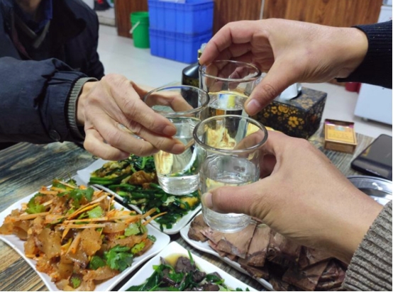 酒量不大喝酒后第二天头疼,平时酒量还行有时候喝一点头疼