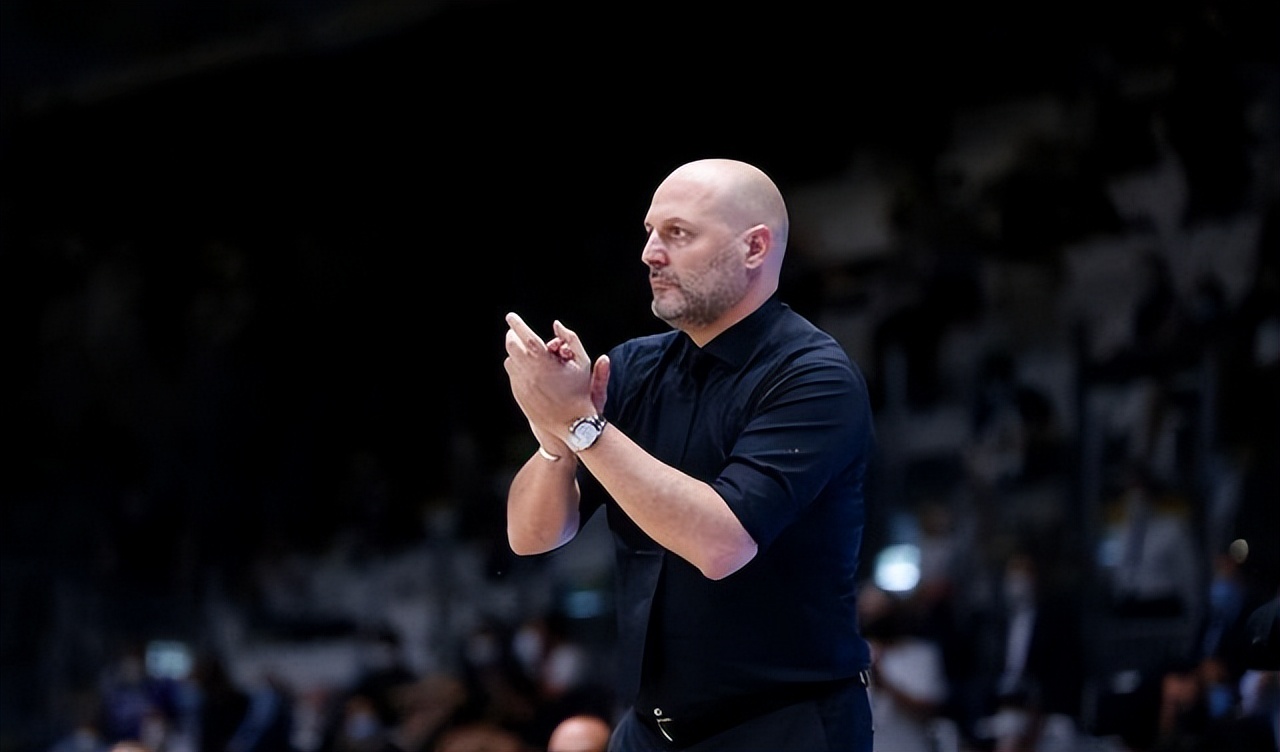 广东男篮将对战新疆男篮胡明轩,胡明轩加入新疆男篮