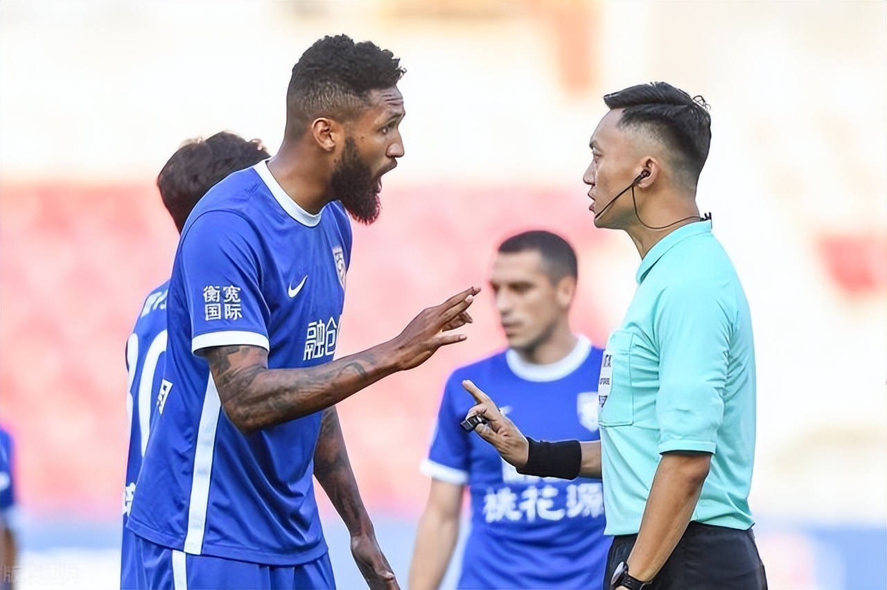 三镇点球绝杀,三镇争议点球