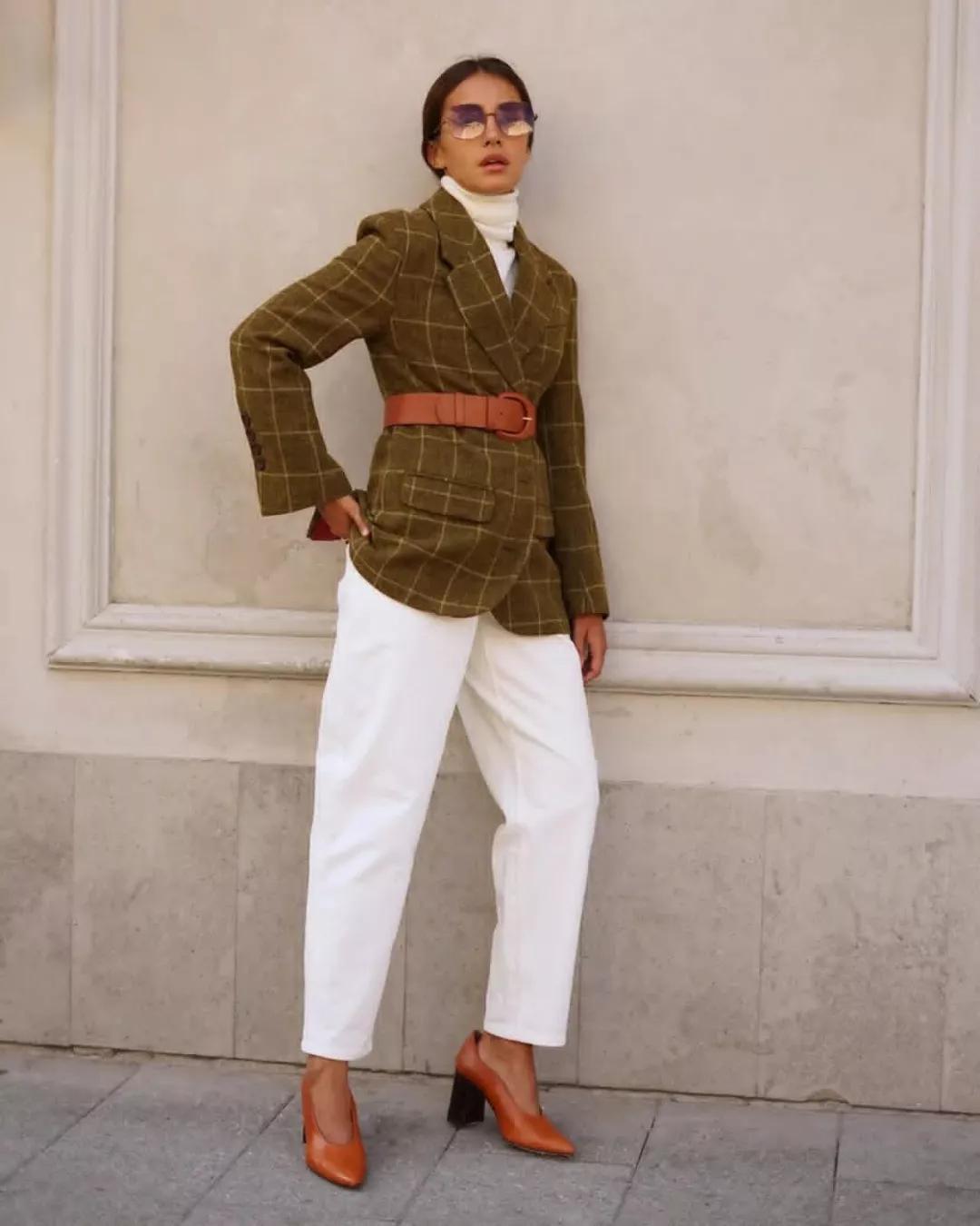 驼色外套内搭什么色彩打底,158梨形身材驼色大衣搭配高级感