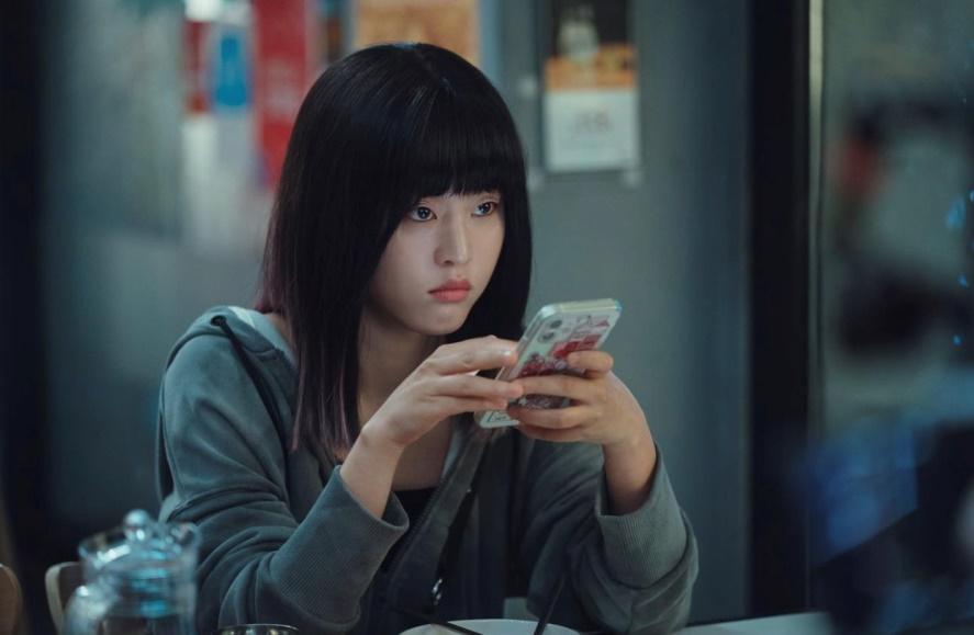 这未成年丑闻，怎么就封杀不掉？