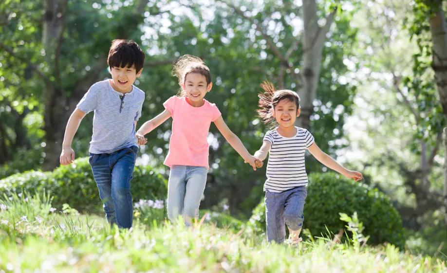 孩子近视严重怎么护眼,美国孩子近视都是怎么治疗的