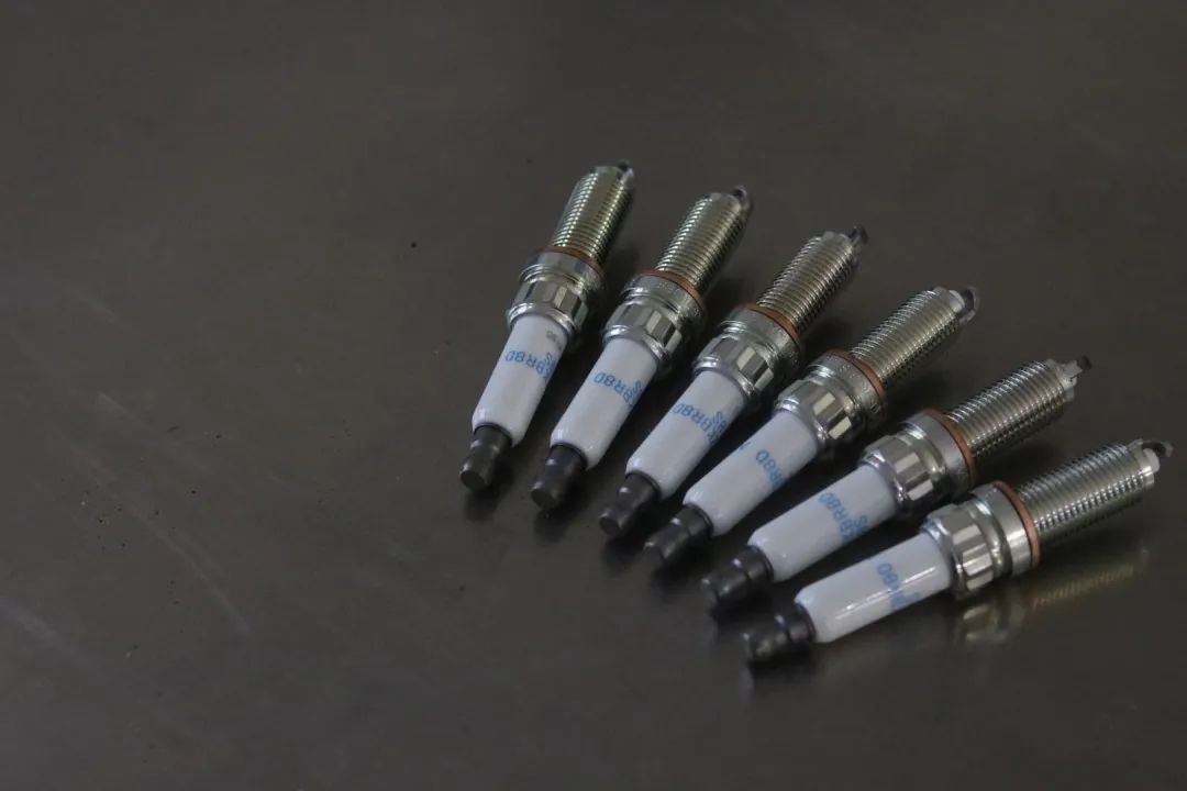 怪兽修车视频全集,13年宝马gt535升级新款内饰