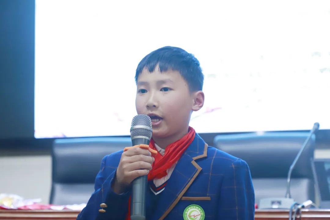 清明祭英烈警营朗诵,向英烈致敬清明诗歌朗诵小学生