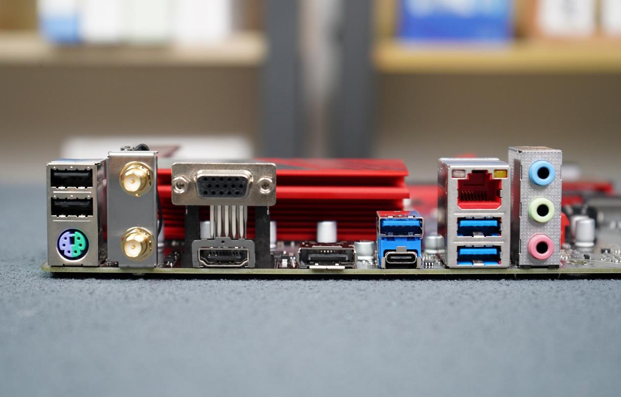 技嘉b760魔鹰小板测评,技嘉B760m魔鹰主板