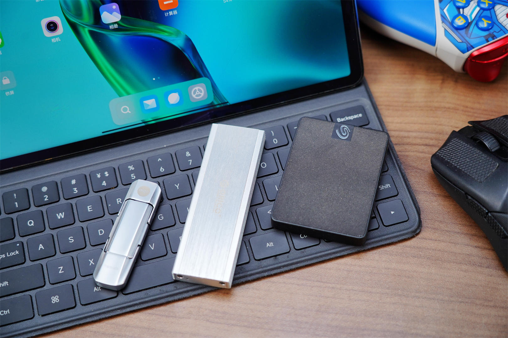 m.2固态硬盘如何当做移动硬盘使用,m.2移动硬盘与固态u盘的区别