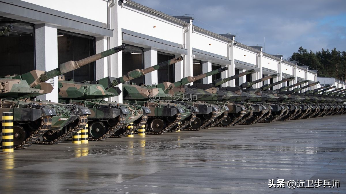 欧洲第一支M1A2美式坦克旅：波兰*队军**训练和准备到哪步了？