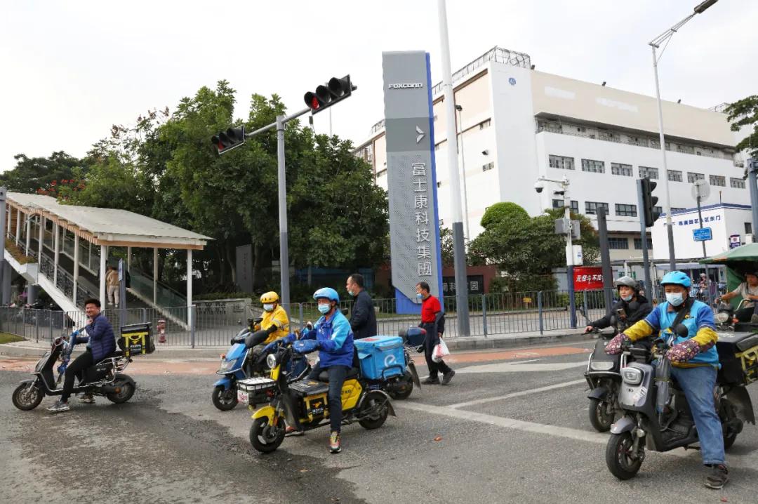 从骑手到站长的普通人：职业骑手的“飞驰人生”