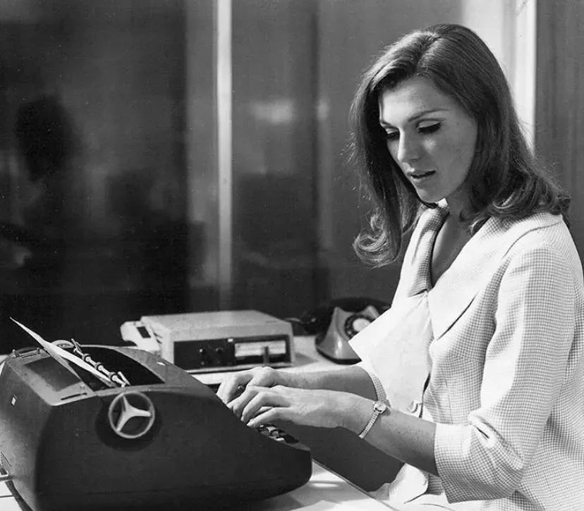 顶级超模，净身出户，培养3个亿万富翁，她是怎么做到的？