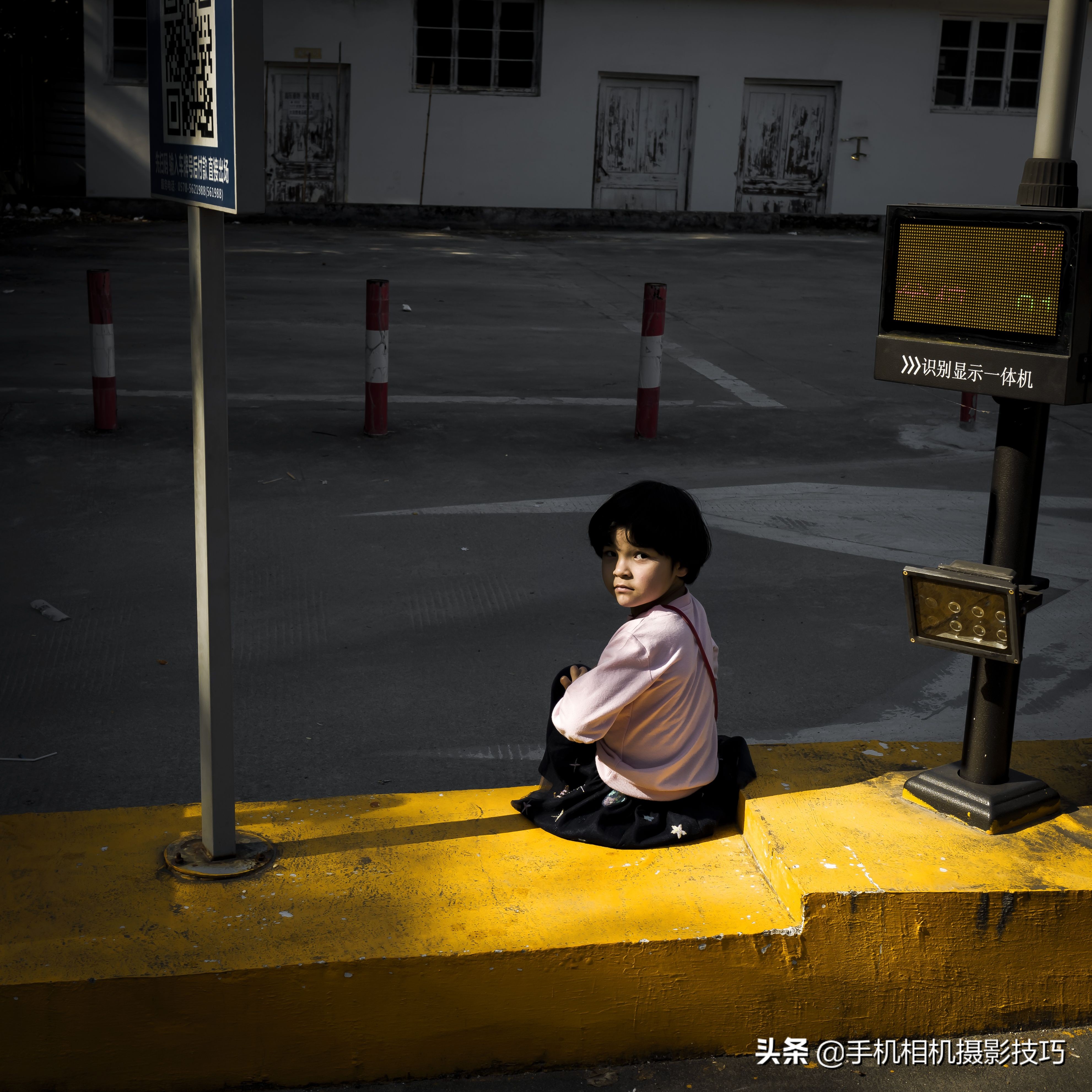 18组普通人拍出来的好照片：把不相关的东西拍到一起，效果很神奇