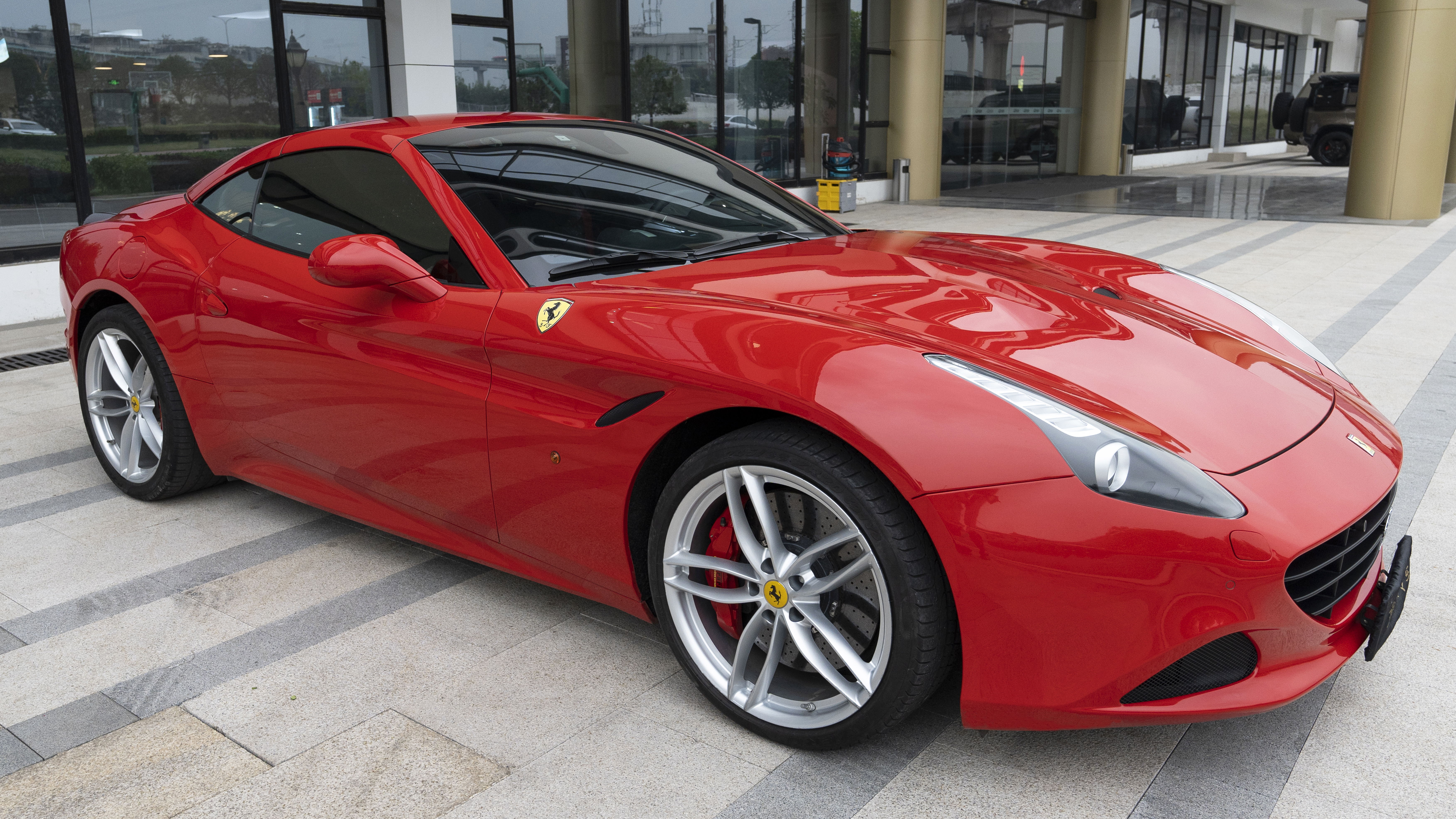 总裁专车运营,总裁专车里面都有什么