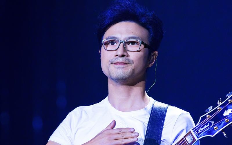 汪峰现在怎样了,年轻时候的汪峰现在怎么样了